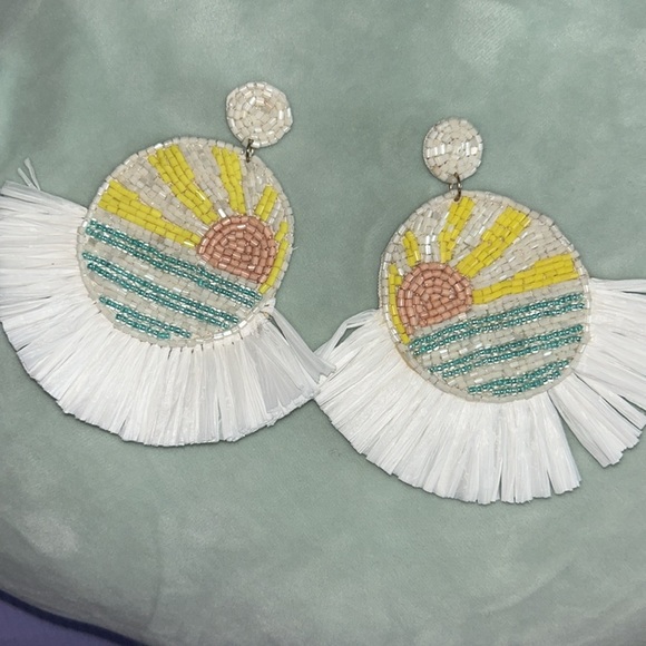 Oversize earrings - Picture 3 of 3